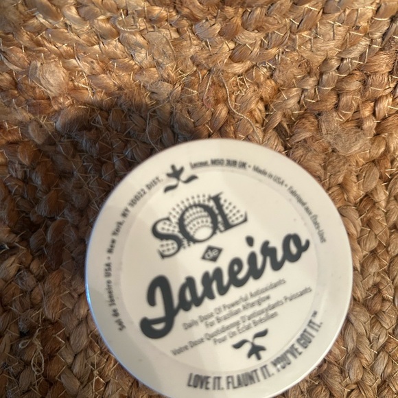 Sol de Janeiro Açaí Body Power Cream - Vibrant Purple - Picture 2 of 3